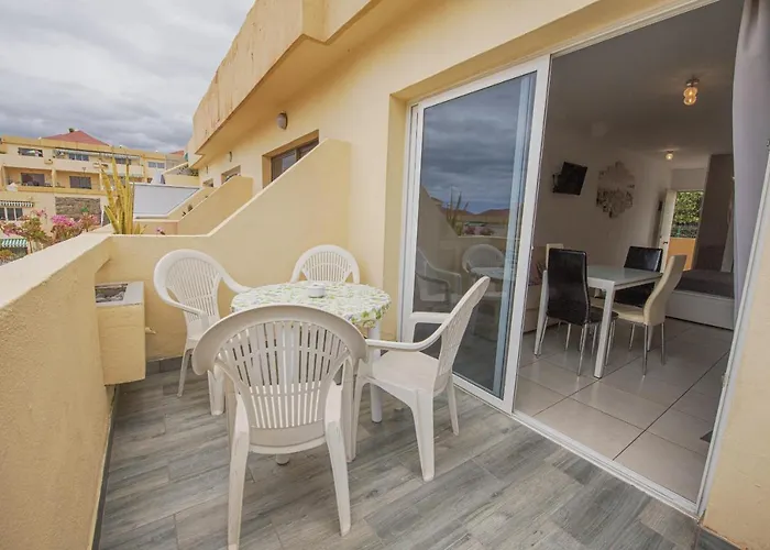 Mareverde Poolview Studio O006